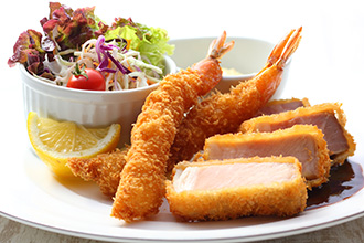 知多三元豚厚切りロース肉と味噌カツと海老フライの盛合せ